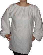 001 - Рубашка с широким рукавом (в запястье резинка), ворот на резинке (растягивается до ширины плеч), отделка - кружево по вороту. Бязь (100% х/б). Цена 500 р.